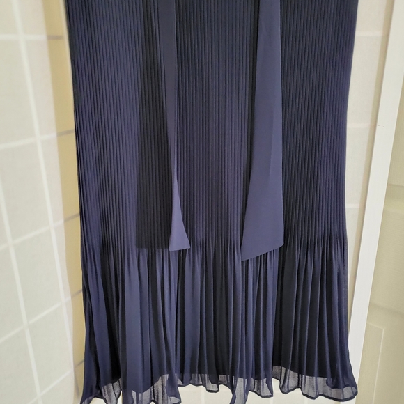 DKNY Navy Pleated Dress 6 New - Picture 4 of 8